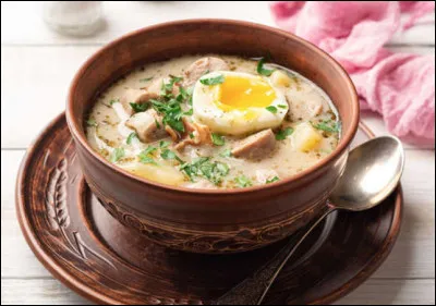 Quelle est cette soupe de Pologne à base de farine de seigle, de légumes, de saucisson, d'oeufs durs et d'épices ?