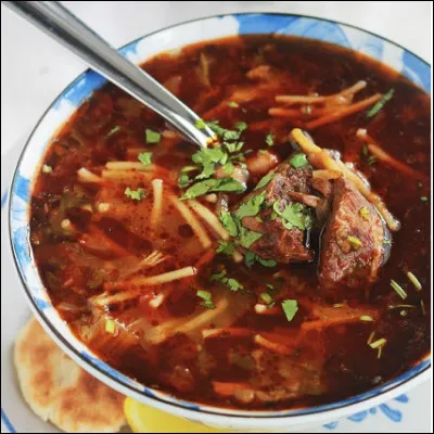 Quelle est soupe d'Algérie à base de viande d'agneau ou de mouton, de carottes, de courgettes, de tomates et de vermicelle ?