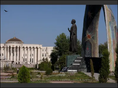 Quel est ce pays bordé par le Kazakhstan, le Turkménistan, L'Ouzbékistan et le Kirghizstan a pour capitale Douchanbé ?