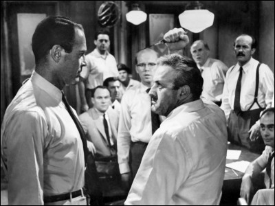 Un film de Sidney Lumet sorti en 1957 et qui dure environ 1 heure 35 minutes. Quel est ce film avec Henry Fonda, Martin Balsam et John Fiedler, entre autres ?
