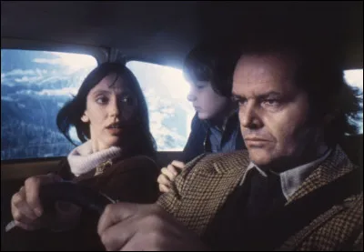 Un film de Stanley Kubrick sorti en 1980 et qui dure environ 2 heures 25 minutes. Quel est ce film avec Jack Nicholson, Shelley Duvall, Danny Lloyd et Scatman Crothers, entre autres ?