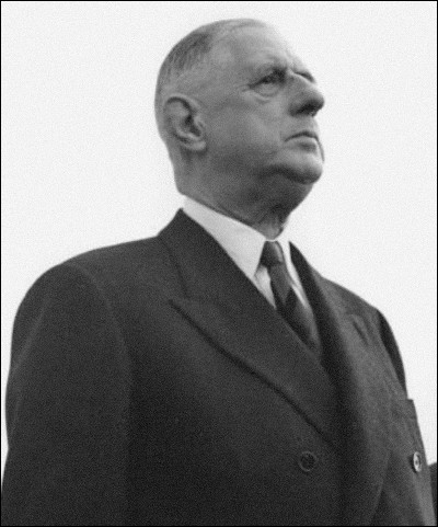 La première élection présidentielle de la Ve République au suffrage universel direct se déroula en 1965. Charles De Gaulle l'emporta face à...