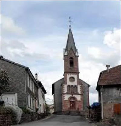 Voici une vue de l'église de la Nativité-de-la-Vierge de Raon-lès-Leau. Petit village de 37 habitants du Lunévillois, appartenant à la Communauté d'agglomération de Sain-Dié-des-Vosges, il se situe dans le département ...