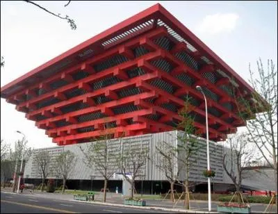 Dans quelle ville se droule l'exposition universelle 2010 ?