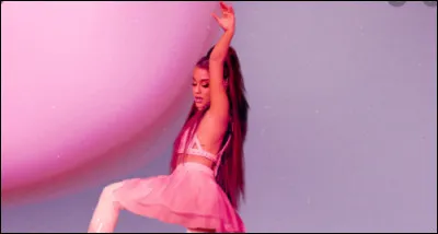 Et pour finir, a-t-elle eu un reportage Netflix sur sa tournée "Excuse Me, I Love You" ?