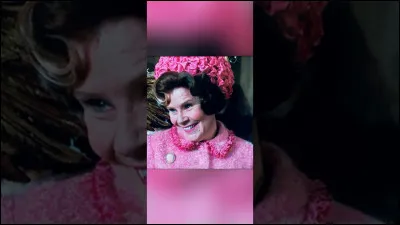 Tu es en cours avec Dolores Ombrage et là, en parlant de toi, elle dit "Harry Pot de fleur". Comment réagis-tu ?