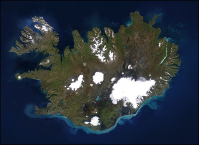 En combien de régions l'Islande est-elle divisée ?