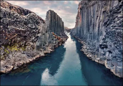 Quelle est la population totale de l'Austurland ?