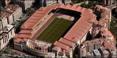 Comment s'appelle ce stade ?