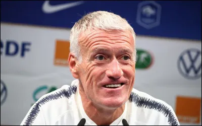 Quel est le coach de l'équipe de France masculine de football 
 en 2021 ?