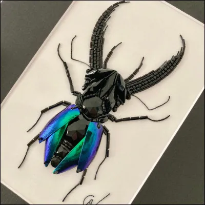 Un diptyque est une ... représentée en deux parties.