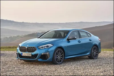 La voiture est un moyen de transport.