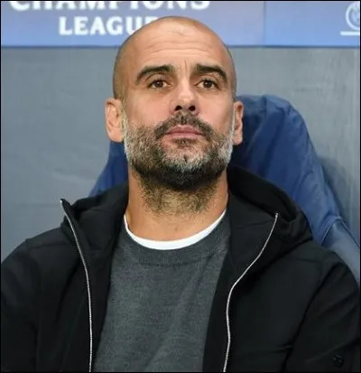 Entre 2008 et 2012, le Barça domine le football mondial, et Pep Guardiola devient l'entraîneur le plus titré dans l'histoire du club. Avec combien de trophées ?