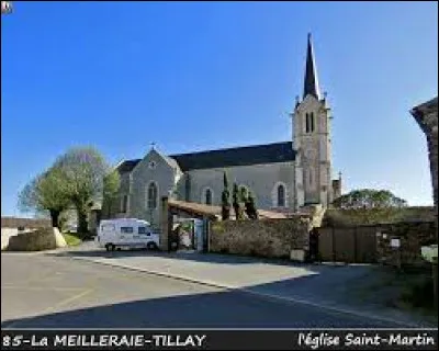Je vous emmène maintenant en Vendée, à La Meilleraie-Tillay. Nous serons en région ...