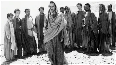"L'Évangile selon saint Matthieu", reconstitution de qui reprend une sélection de scènes de l'histoire de la vie du Christ, de l'Annonciation à la Passion, est un film de ...