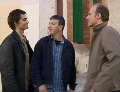 Qui est l'homme entre Nicolas et Lo?