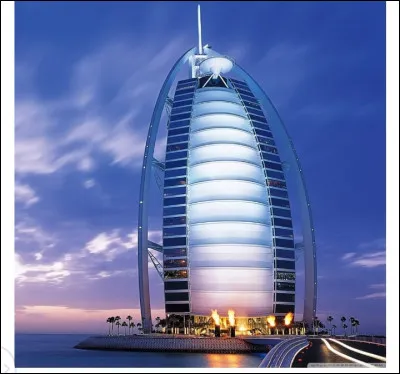 Combien d'étages comptent le Burj-al-Arab ?