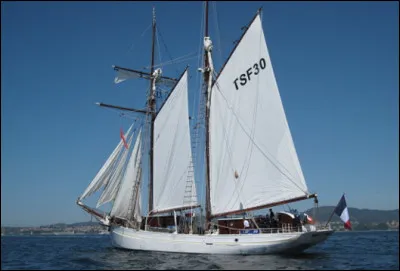 Quelle est cette goélette de 1932, une gloire des Forces navales françaises libres durant la Seconde Guerre mondiale, aujourd'hui navire école de la Marine nationale ?