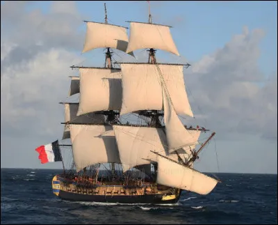 Quelle est cette frégate française de 1779, célèbre pour avoir en 1780 convoyé La Fayette et ses troupes vers les États-Unis dans le but de soutenir les insurgés américains contre les anglais ?