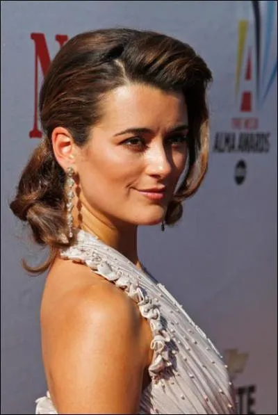 Qui est cette femme particulirement chique ?