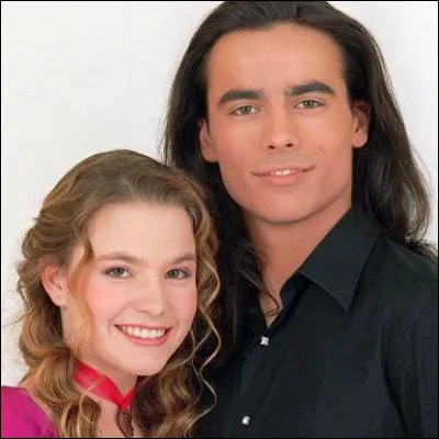 Dans quelle com&eacute;die musicale Damien Sargue et C&eacute;cilia Cara chantaient-ils "Aimer" ?