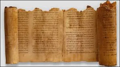 De quel nom de ville celui de "parchemin" est-il issu ?