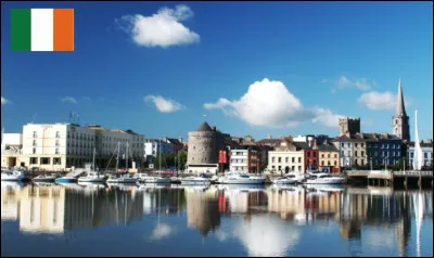 Quelle est cette ville, capitale du comt&eacute; &eacute;ponyme, port le plus important d'Irlande, c&eacute;l&egrave;bre pour ses cristalleries qui fonctionnent depuis 1783 ?