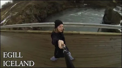 Complétez : 
"Tárin..."