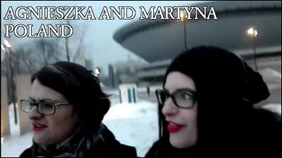 Complétez : 
"Surtur fer heldur..."