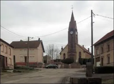 Nous terminons notre balade dans le Grand-Est, &agrave; Vexaincourt. Village de l'arrondissement de Saint-Di&eacute;, o&ugrave; l'on y d&eacute;couvre le lac de la Maix, sur la route qui m&egrave;ne au Donon, se situe dans le d&eacute;partement ...