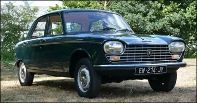 Cette 204 Peugeot sortie en 1965 est une première technique du constructeur. Laquelle ?