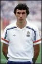 Maxime Bossis. Joueur de foot international franais de 1976  1986. Quel poste occupait-il ?