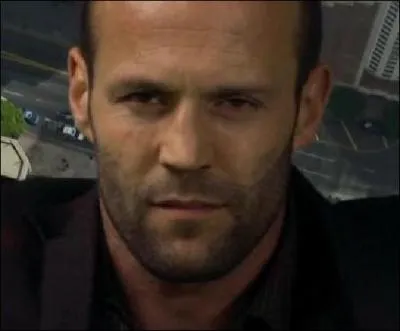 Que fait ce dernier en plein vol, aprs tre tomb de l'hlicoptre ?