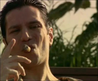 O rejoint-il son boss afin de lui demander des explications ?