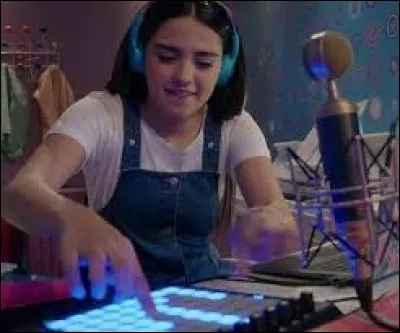 Que faisait Kally en secret ?