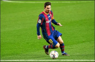 Sport : Lionel Messi est le joueur de football le plus titré depuis la création du Ballon d'or. Combien de fois a-t-il eu le Ballon d'or ?