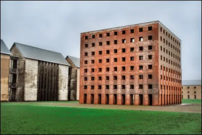 On dirait le cube de la question 4 mais totalement désossé. Saurez-vous trouver la triste fonction d'origine de ce bâtiment, la ville où il se situe et son architecte ?