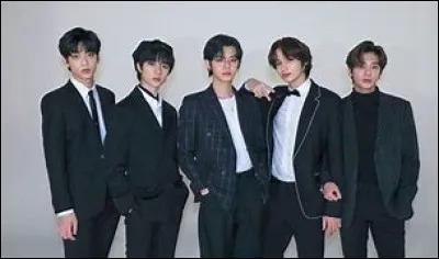 Quel est le nom de ce groupe ?