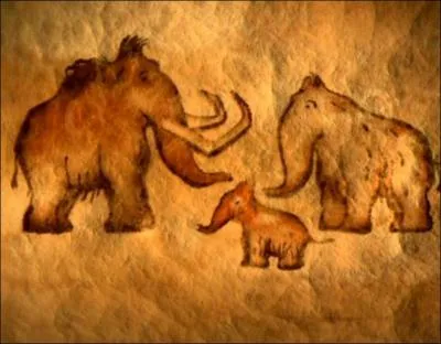 Que comprend-on lorsque le trio regarde les dessins sur le mur ?