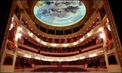 Comment se nomment les galeries au dernier étage à visibilité réduite ?