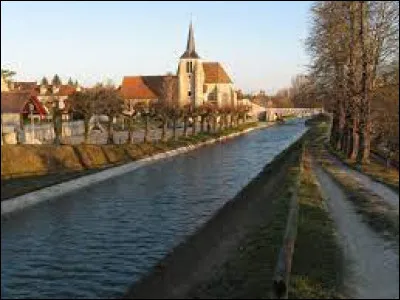 Nous terminons notre balade dans le Loiret, &agrave; Montbouy. Nous sommes en r&eacute;gion ...