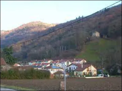 Commune d'Auvergne-Rh&ocirc;ne-Alpes, dans la vall&eacute;e du Gr&eacute;sivaudan, Le Versoud se situe dans le d&eacute;partement ...