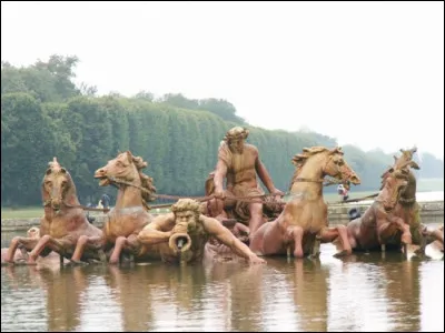 Où peut-on admirer les fontaines du bassin du Char d'Apollon ?