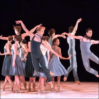 Quel chor&eacute;graphe naturalis&eacute; suisse a fond&eacute; en 1960 le Ballet du XXe si&egrave;cle ?