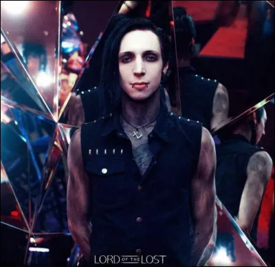 De quelle chanteuse sib&eacute;rienne est-il le pianiste ?