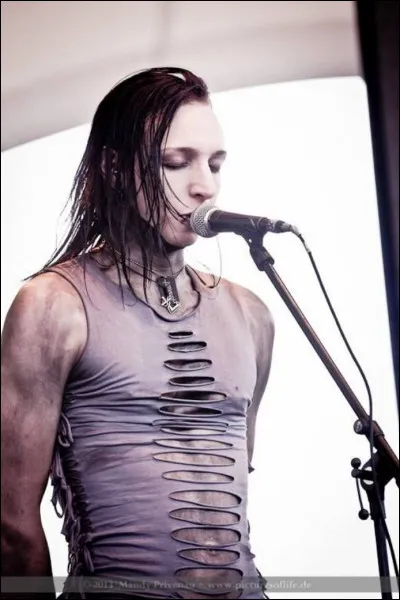 En quelle ann&eacute;e a-t-il rejoint le groupe Lord of the Lost ?