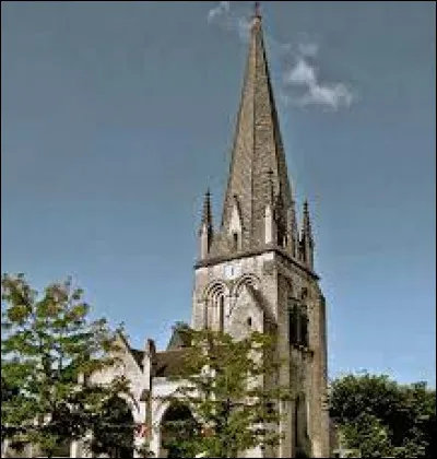 Nous terminons notre balade dans les Pays-de-la-Loire, à Vernantes. Commune du Baugeois, elle se situe dans le département ...