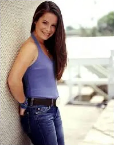 En quoi se transforme-t-elle dans l'épisode 3 de la saison 4 ?