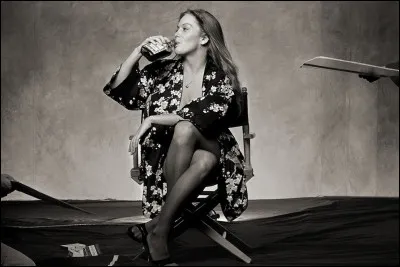 Brillante, décapante, superbement intelligente en tout et - pour aggraver notre complexe du corn-flake, américaine !