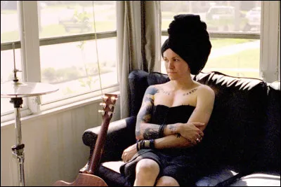 8 mai (2012) > La chanteuse Laura Jane Grace du groupe de rock "Against Me ! " fait ...